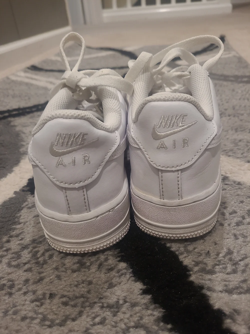 Nike Air Force 1  LE Big Kids Youth 6Y Women 7.5 Sneaker DH2920-111